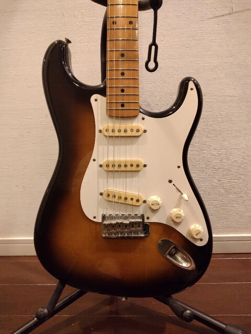 Fender japan stratocaster eシリアル