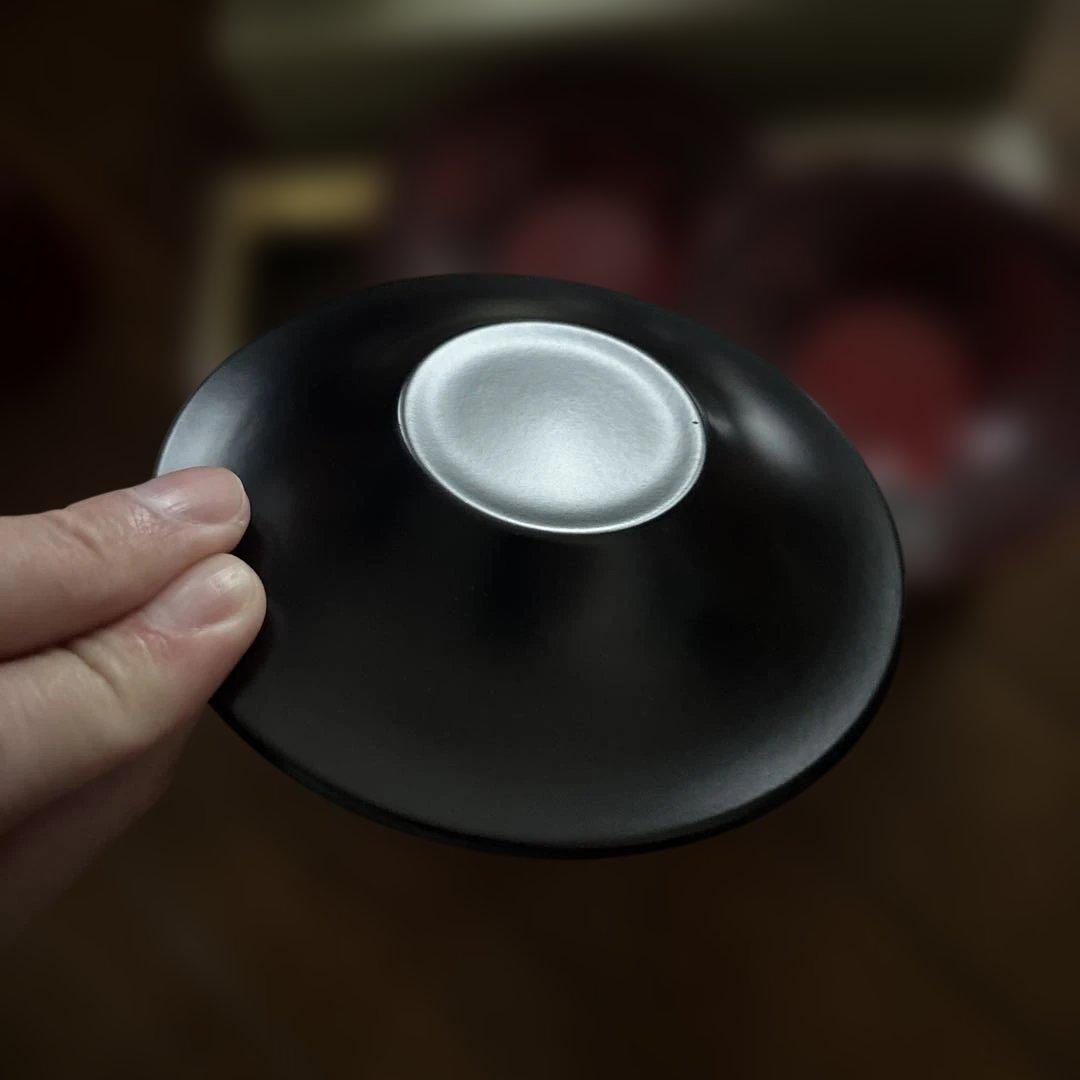 漆塗 赤色 浮彫り 皿と容器 セット