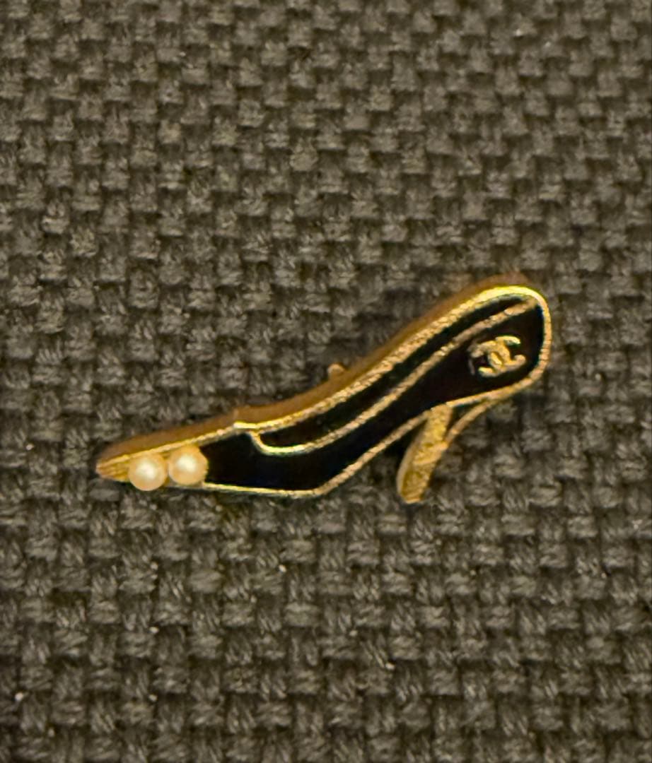 CHANEL ブローチセット（帽子・ハイヒール・ジャケット）