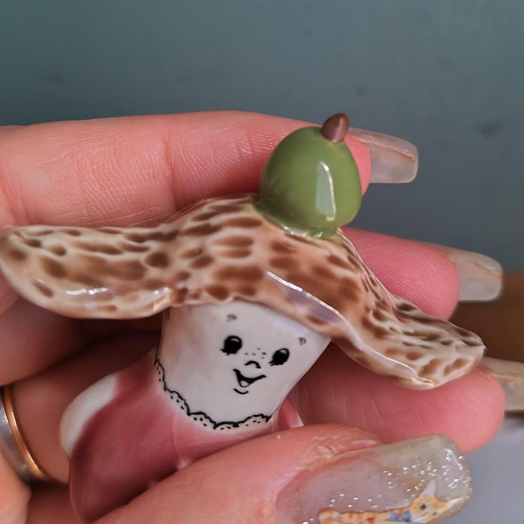 うえのえみ　陶人形　洋ナシ　ラフランス　女の子　置物