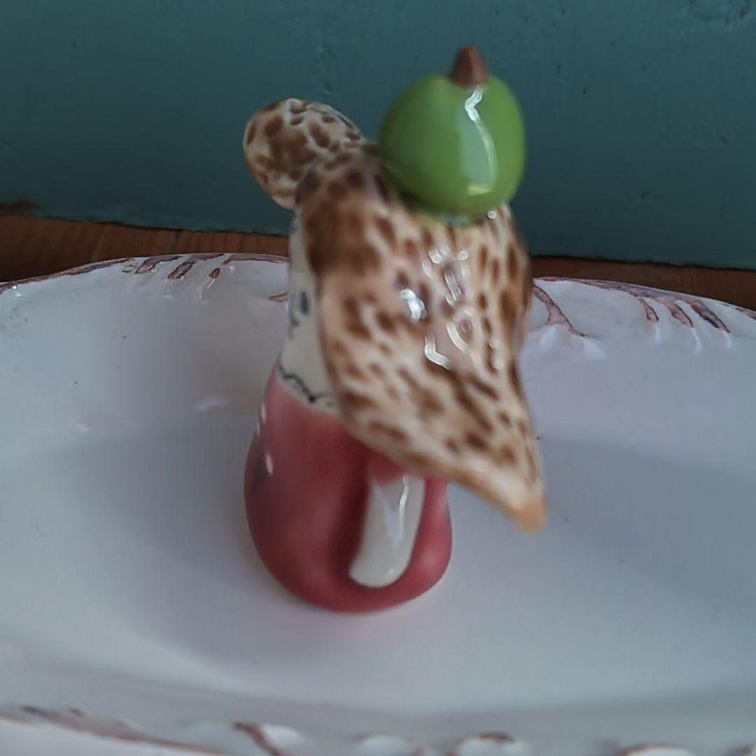 うえのえみ　陶人形　洋ナシ　ラフランス　女の子　置物