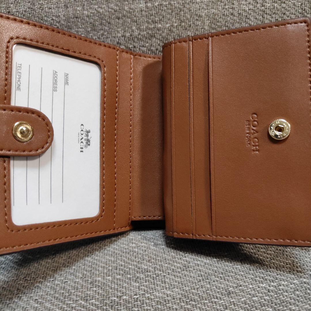 【訳あり】COACH C3309 Cチャーム シグネチャー 二つ折り財布
