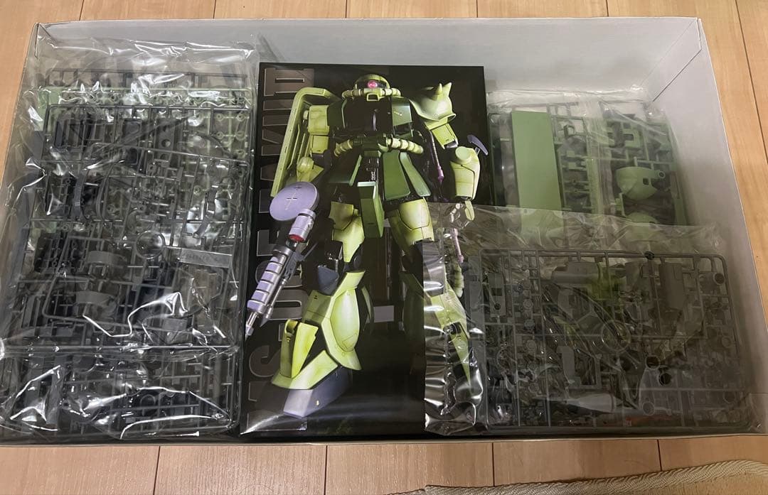 限定品　PG1/60 MS-06F ZAKU II +武器　アニメーションカラー