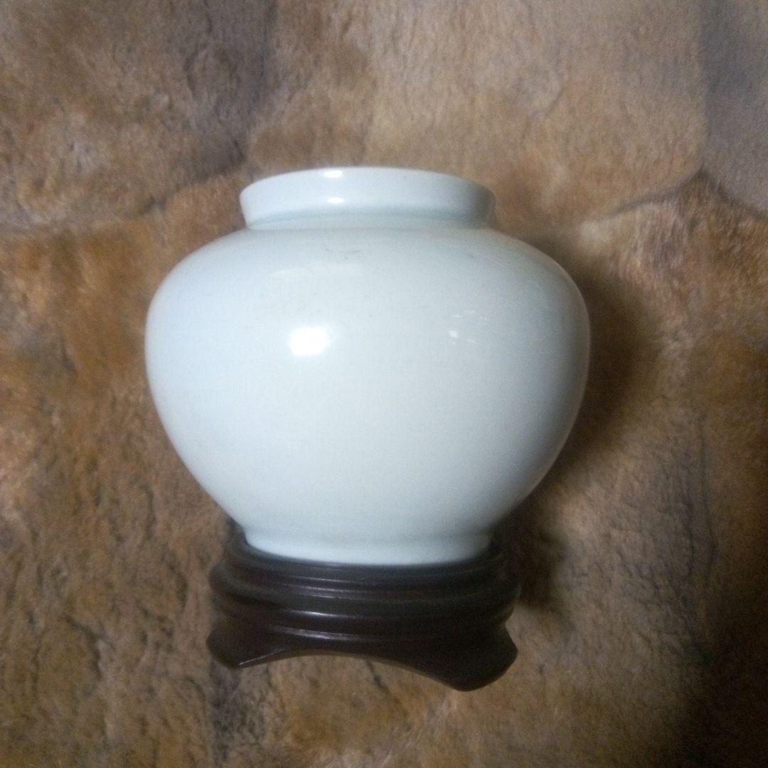 可愛い白青磁壺