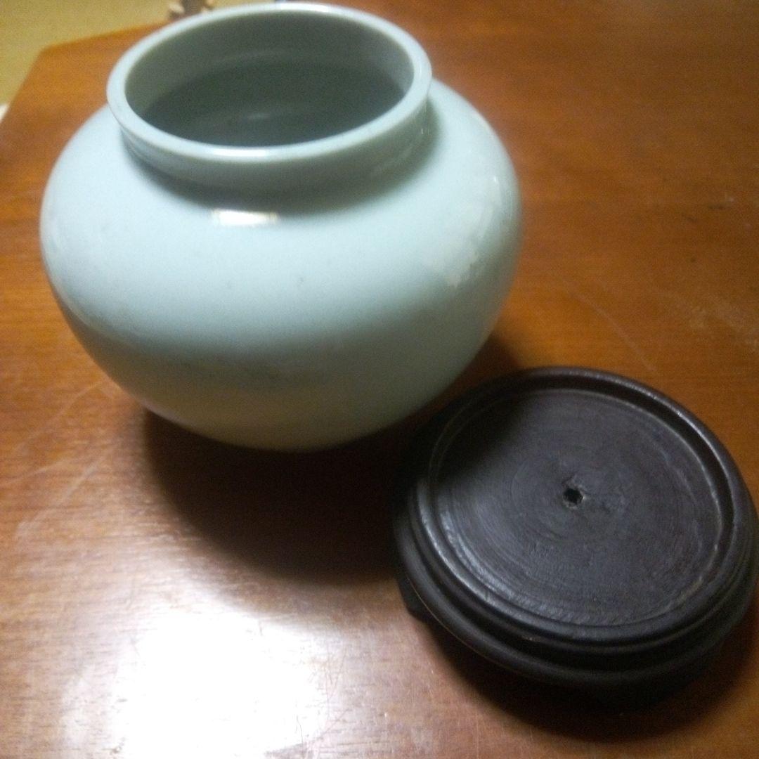 可愛い白青磁壺