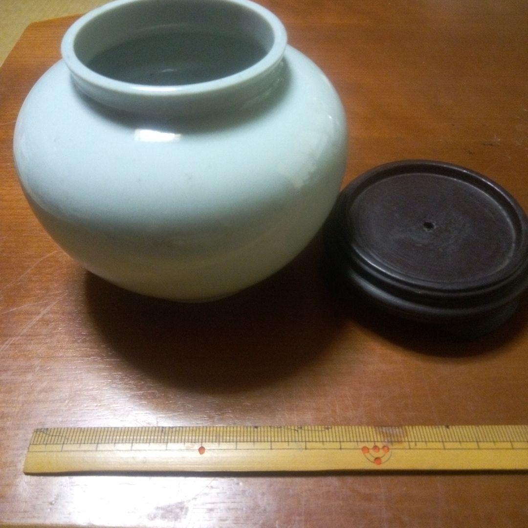 可愛い白青磁壺