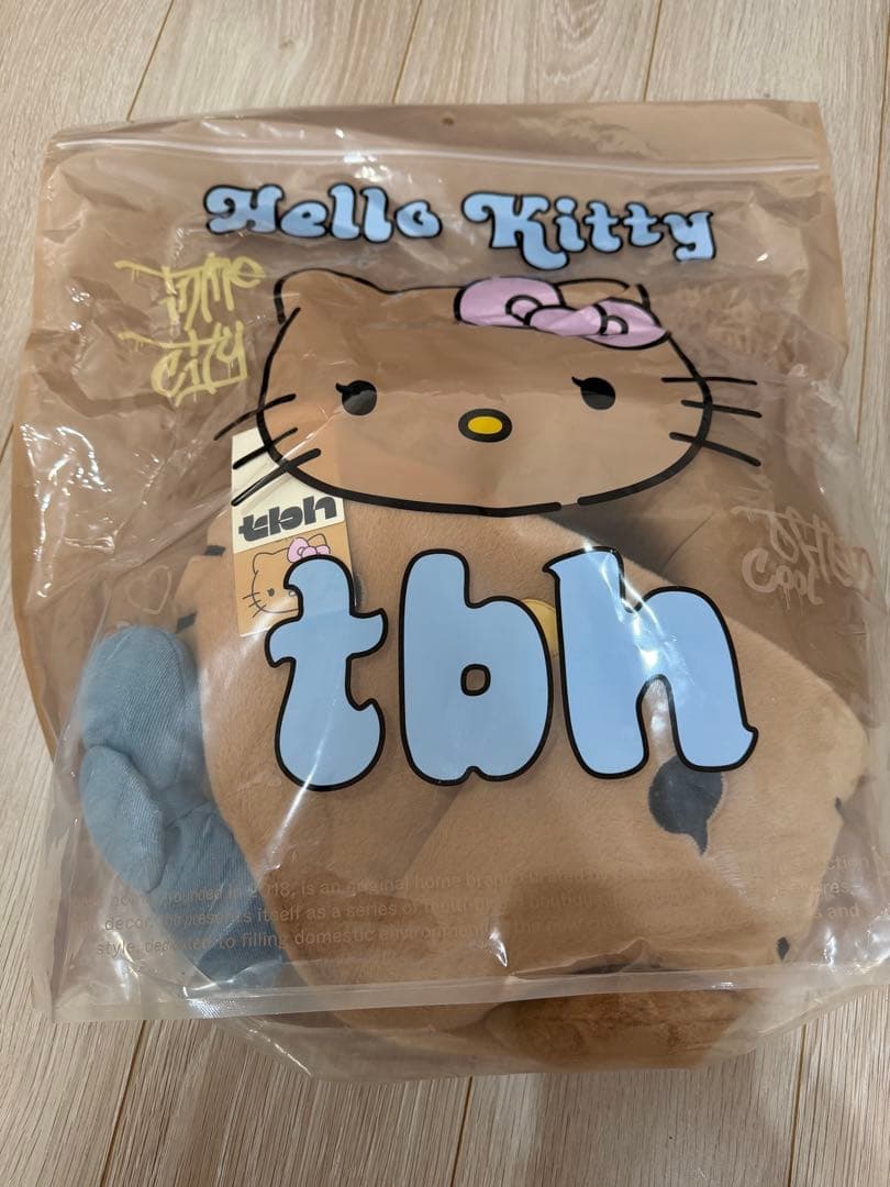 ハローキティ日焼 Hello Kitty tbh 海外限定 ネックピロー