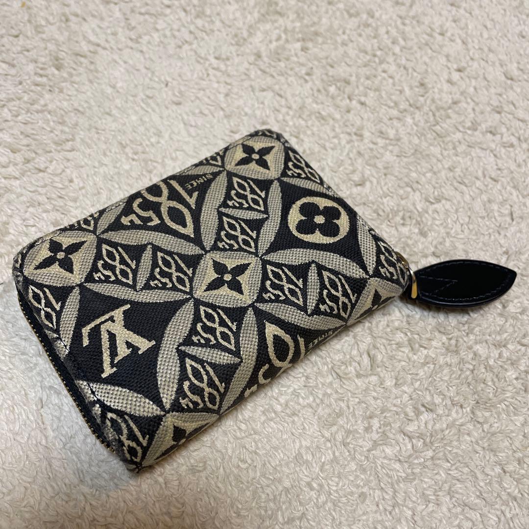 ルイヴィトン ジャイアントモノグラム ジッピー財布