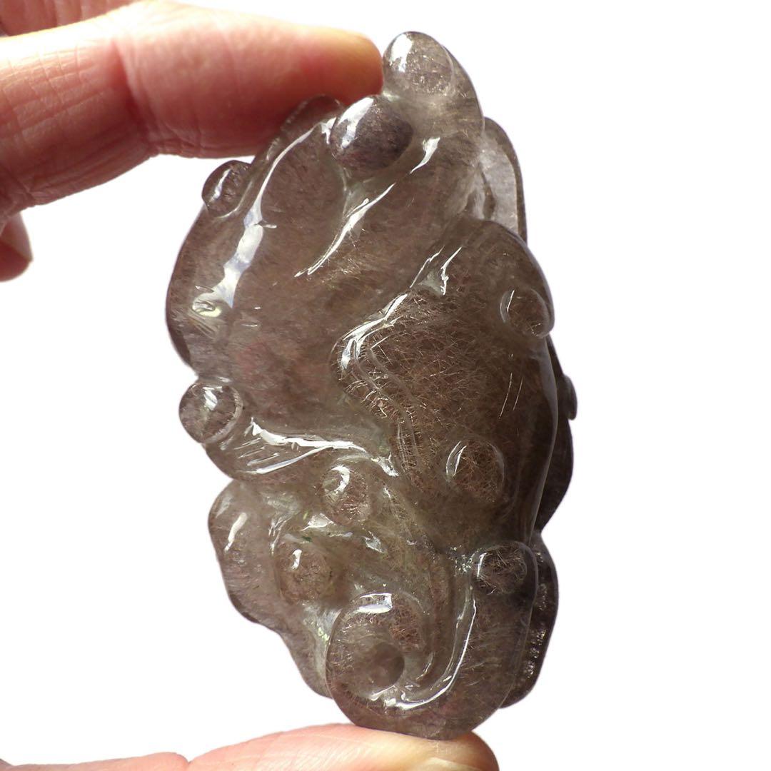 天然石ルチルクォーツ　根付　珍品　置物