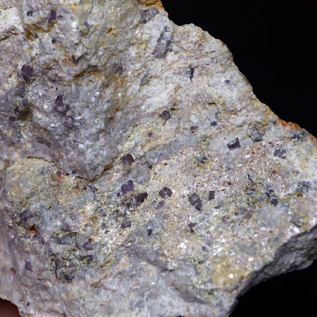 カリフォルア産 コランダム 原石 399.5g CRD100 鉱物　天然石