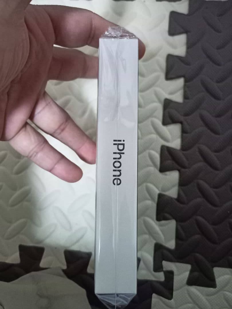 【新品未開封】 iPhone16e 128GB ブラック