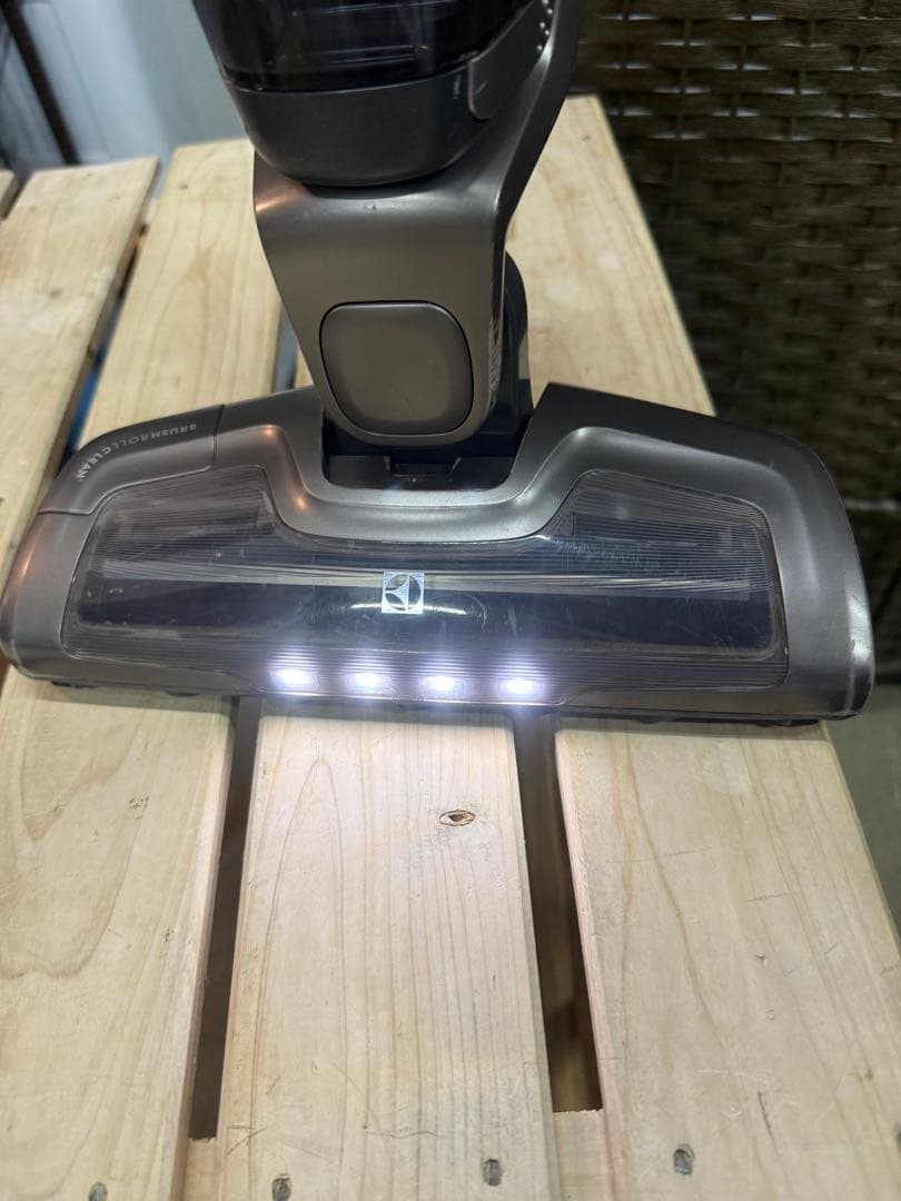 【洗浄消毒作業済】エレクトロラックス　エルゴラピード　クリーナーZB3323PL