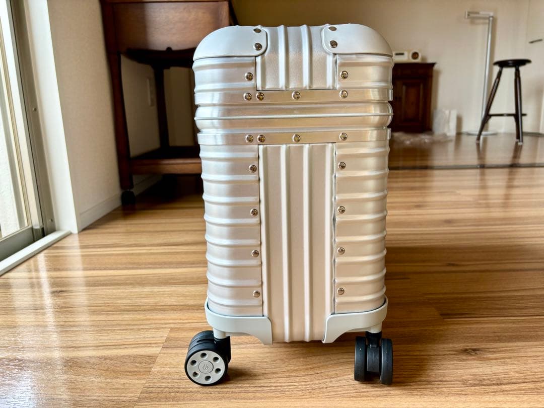 ⭐️ ほぼ新品！Rimowa４輪 パイロット ⭐️ 価格相談 OK！⭐️