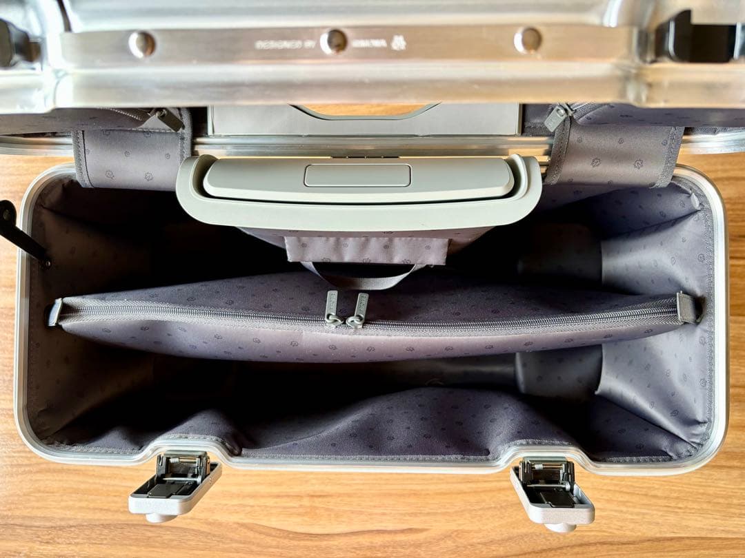 ⭐️ ほぼ新品！Rimowa４輪 パイロット ⭐️ 価格相談 OK！⭐️