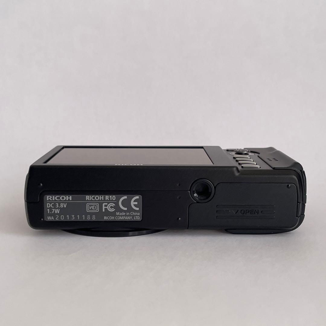 【年末セール】リコー RICOH R10 オールドコンデジ【美品・動作確認済】
