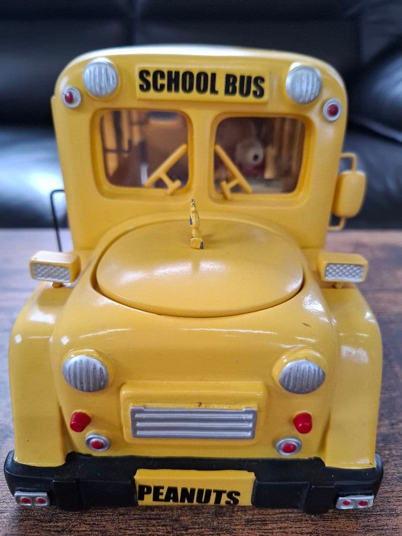 スヌーピー ス クールバス とフィギュアセット