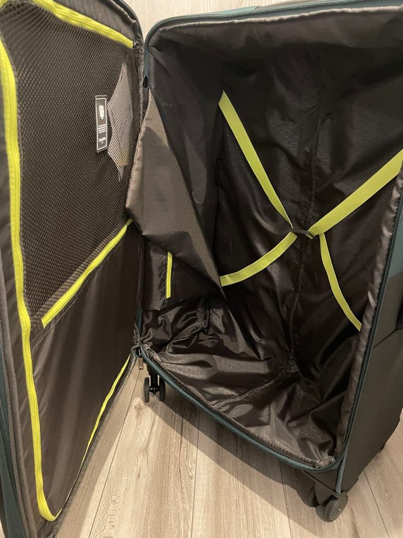 新品未使用Samsonite スーツケース ストラリウム ダークグリーン　Lサイ