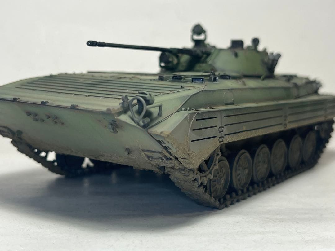 ドラゴン 1/35 BMP-2歩兵戦闘車　（完成品）