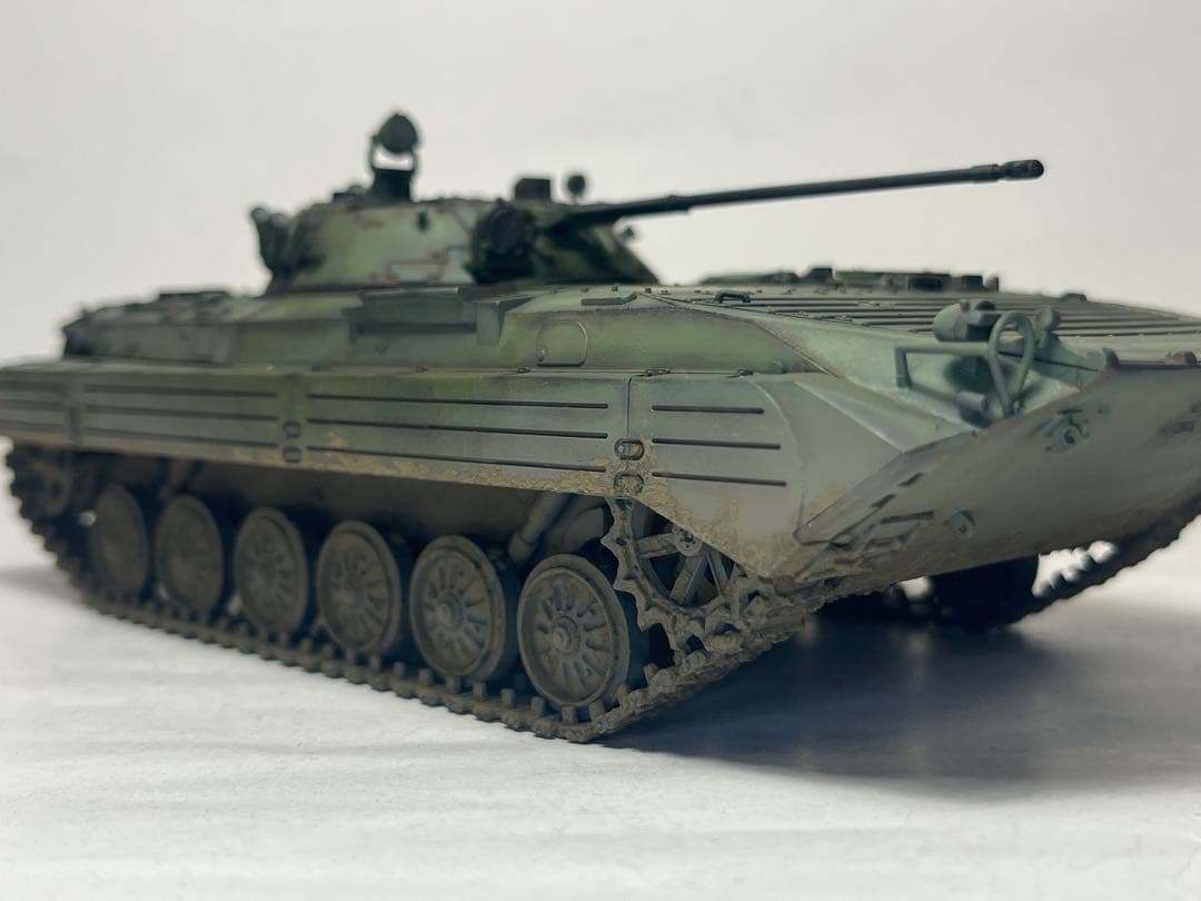 ドラゴン 1/35 BMP-2歩兵戦闘車　（完成品）
