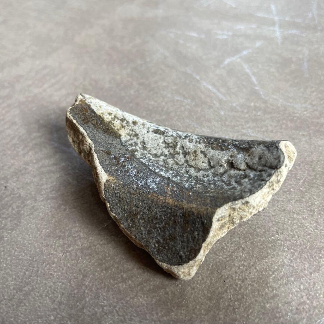 黒織部陶片 桃山 江戸初期 美濃古陶 美濃桃山陶 美濃焼 古陶磁 織部 骨董