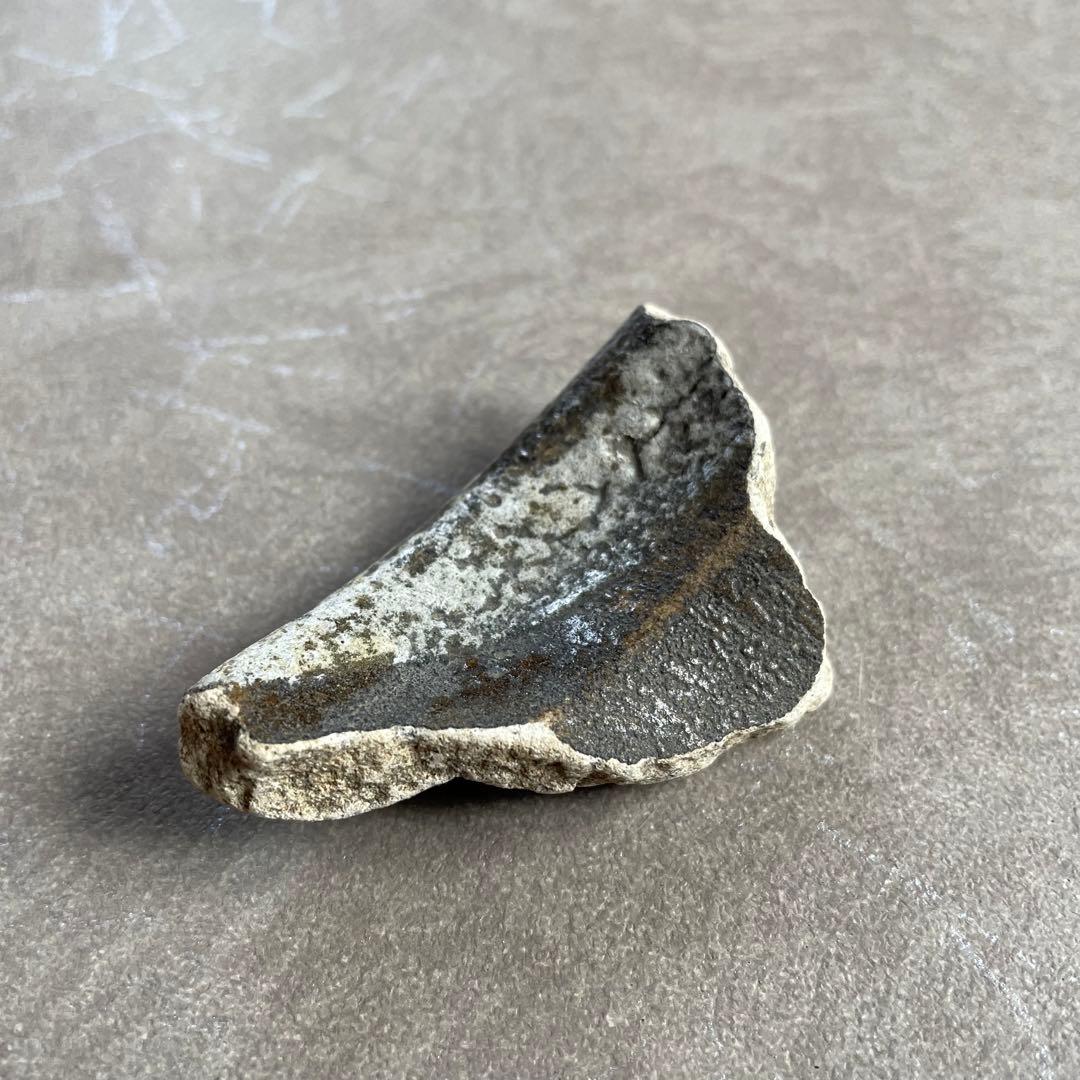 黒織部陶片 桃山 江戸初期 美濃古陶 美濃桃山陶 美濃焼 古陶磁 織部 骨董