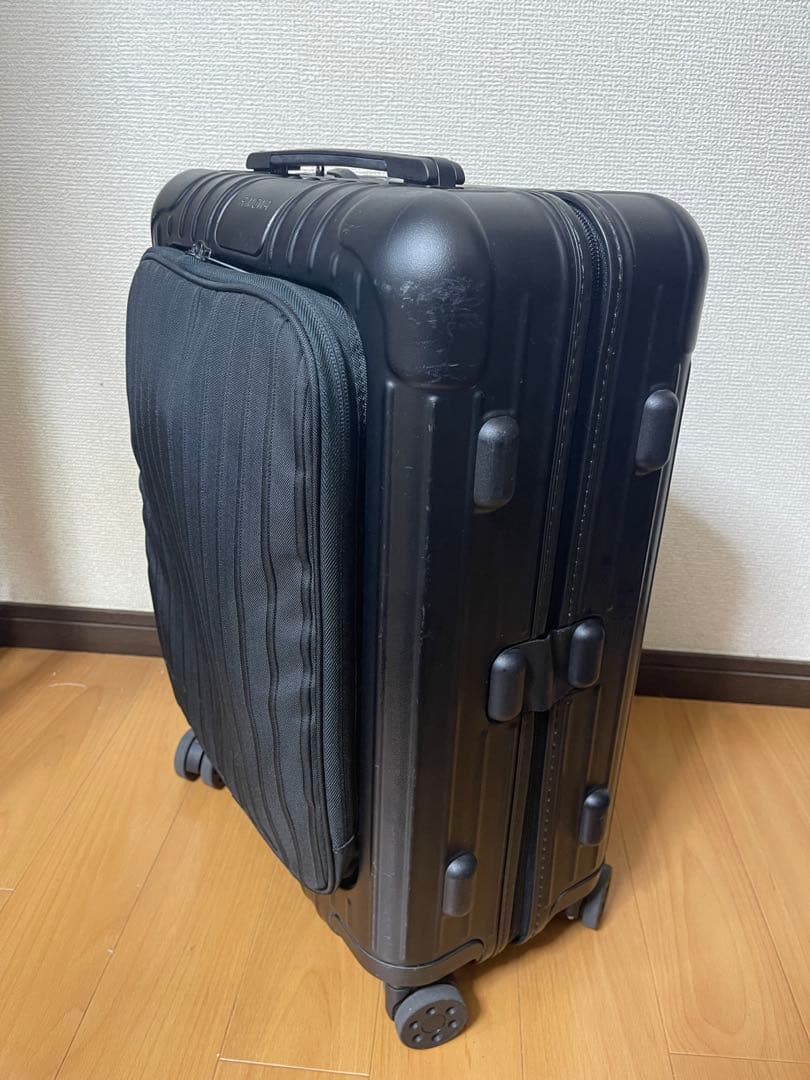 リモワ エッセンシャルスリーブ キャビン