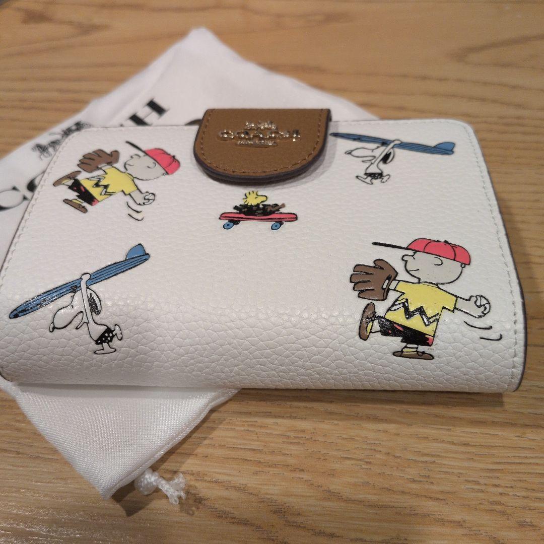 【新品】COACH コーチ　スヌーピー　二つ折り財布