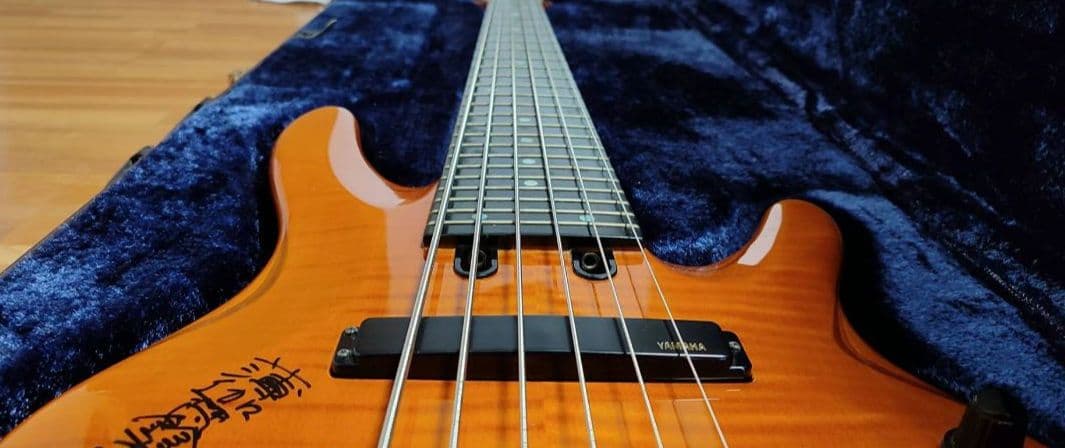 ベース　YAMAHA TRB-Custom