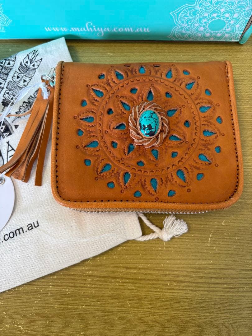 MAHIYA 透かし彫りレザー財布