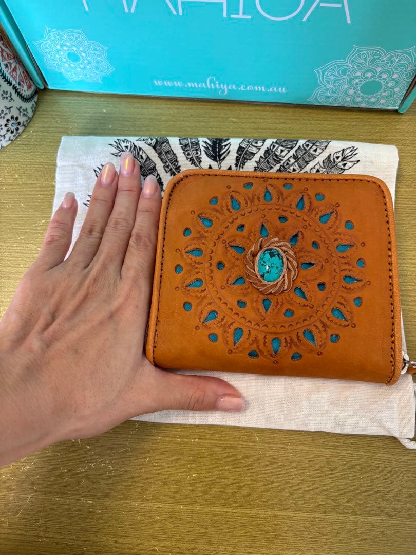 MAHIYA 透かし彫りレザー財布