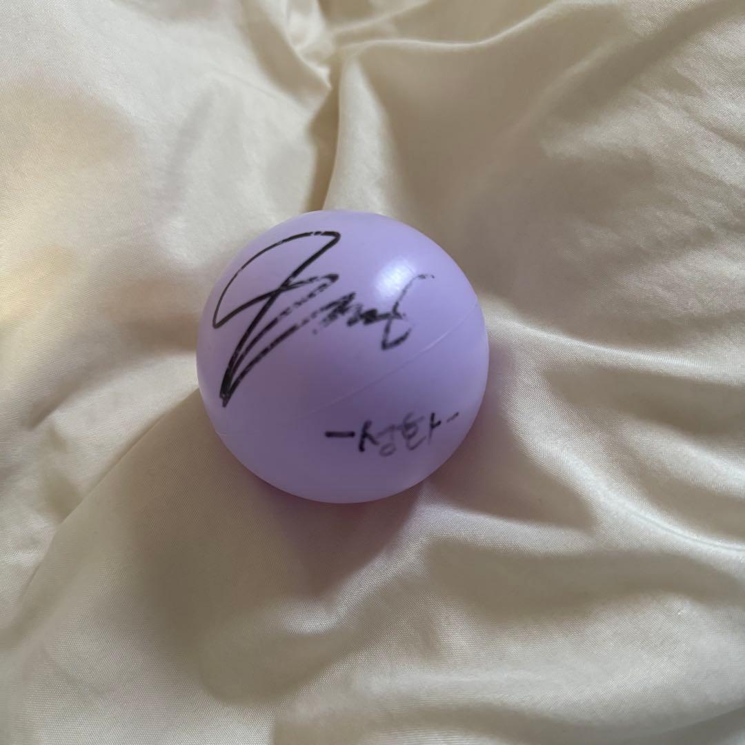 ATEEZ ソンファ サインボール