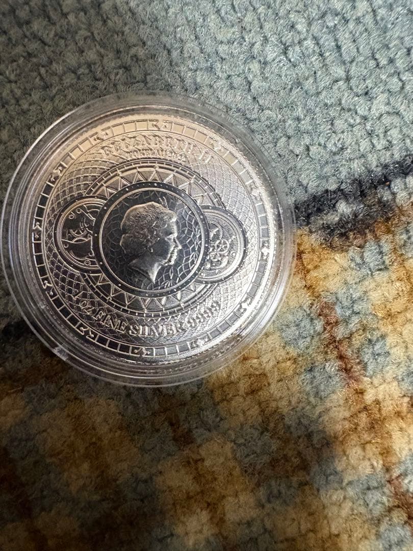 メルハン銀製パンダ硬貨 10元＆トケラウクロノス銀貨保証書画像あり