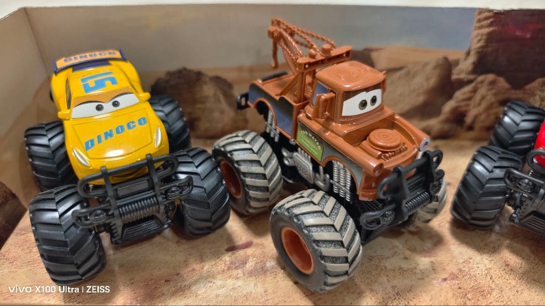 【激安】 カーズ モンスタートラック 4台セット ラミレス メーター ストーム