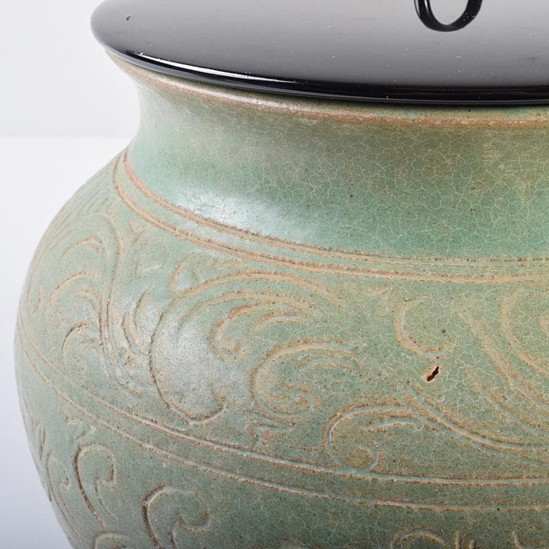 タイ古陶磁　緑釉　刻魚藻文水指　刻花文茶碗　時代箱付　C　R7773B