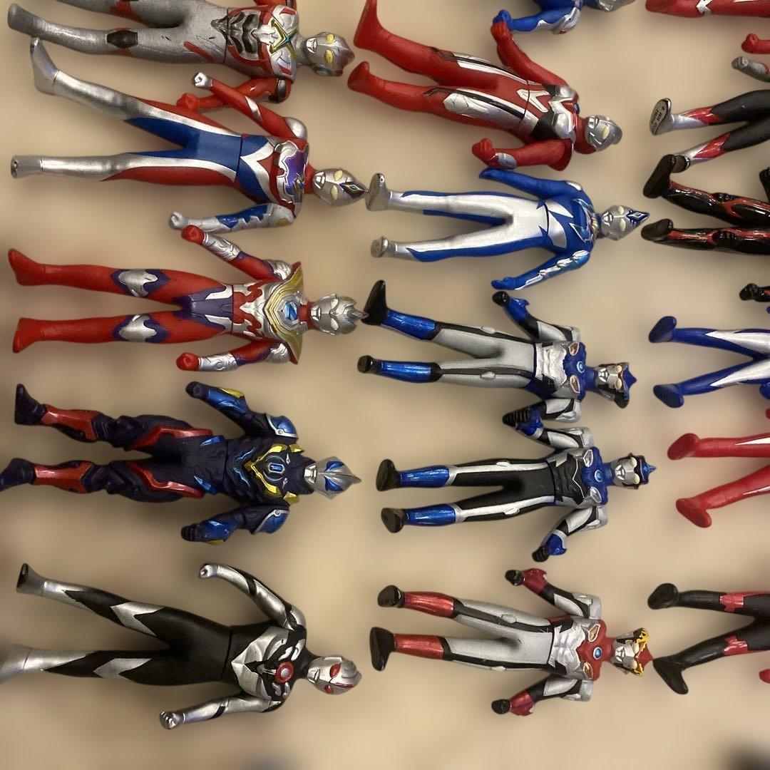 ウルトラマンフィギュアセット　約70体