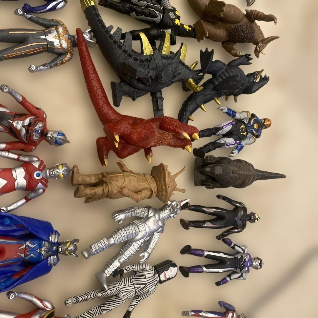 ウルトラマンフィギュアセット　約70体
