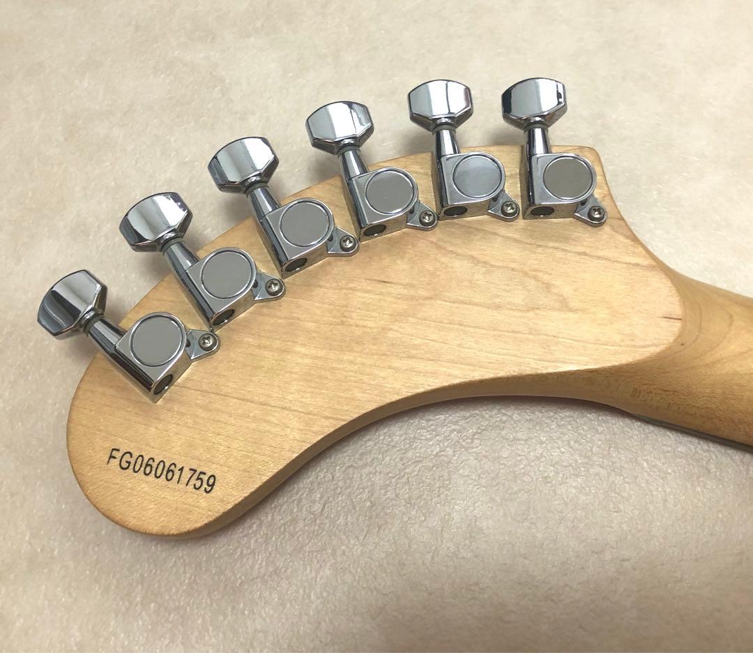 【美品】ZO-3 レッド アンプ内蔵ミニギター 専用ケース付 ぞーさん