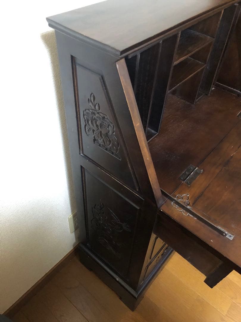 木製キャビネット ライティングビューロー　彫刻デザイン 引き出し付き