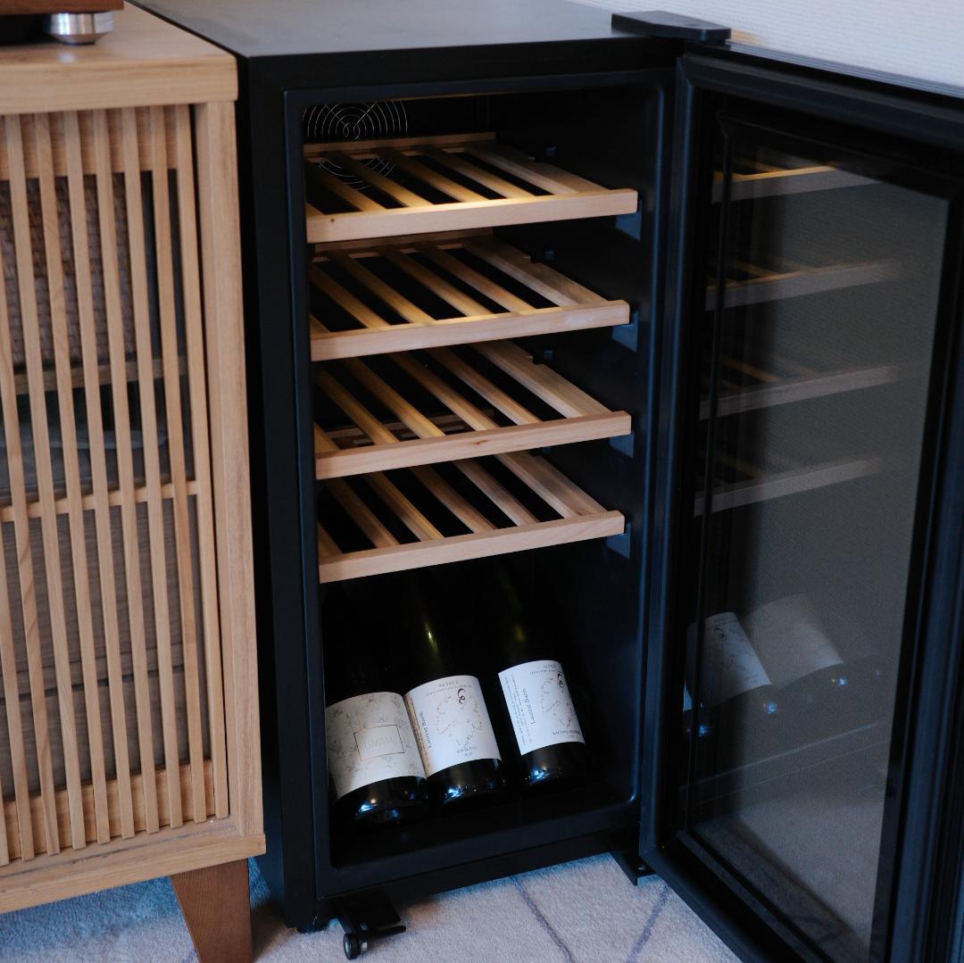 【美品】PlusQ ワインセラー 15本収納 コンプレッサー式 保温ヒーター付