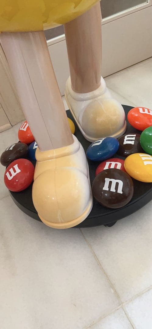 M&M's ストアディスプレイ イエロー