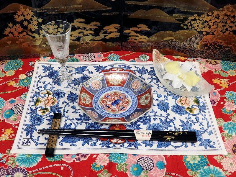 大聖寺伊万里　金襴手　描分　花に青海波八角４寸皿　４枚　C865AS-CEr