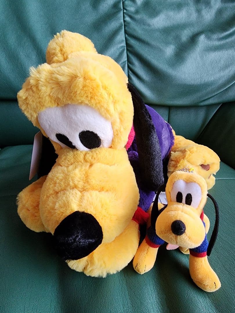 ディズニー　クリスマス2024　プルート　抱き枕　チャーム　 ぬいぐるみ