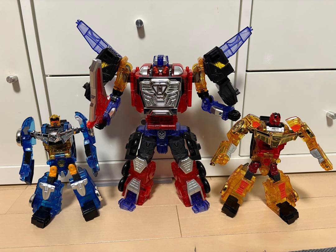 韓国トイ　ハローカーボット　ジャイアントローダー オールスター　三体合体