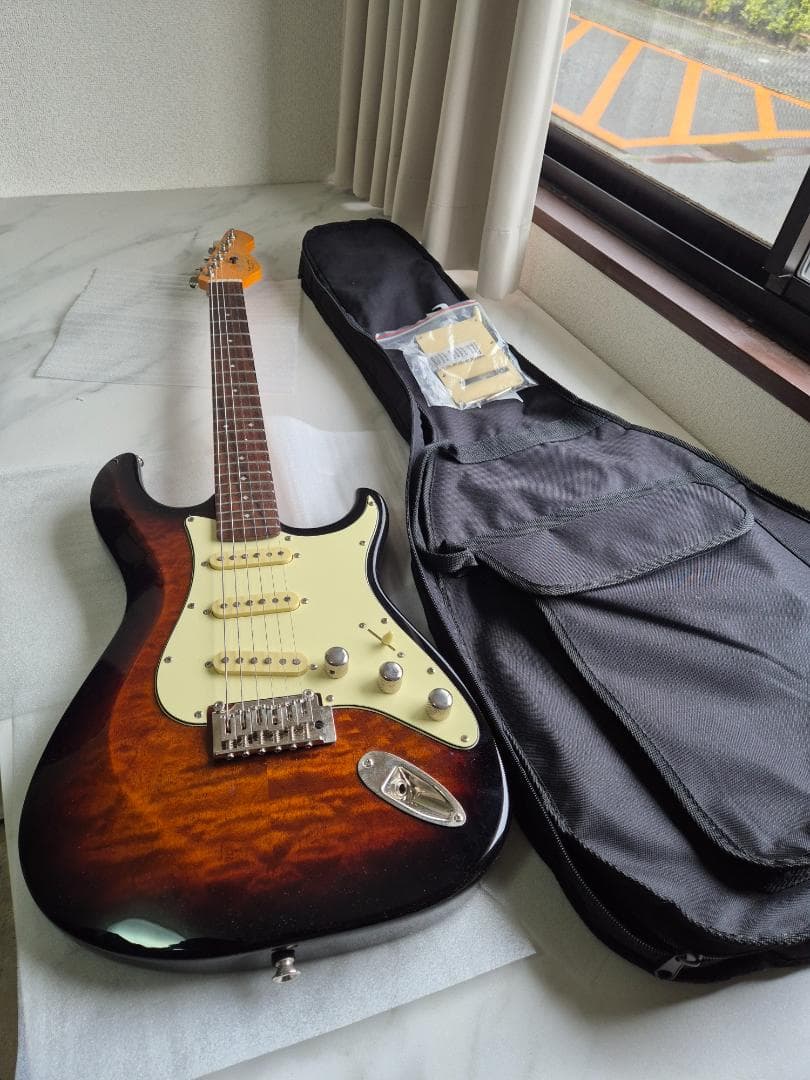 ギター Dean Zelinsky タグリアーレ w/ ロック式ペグ