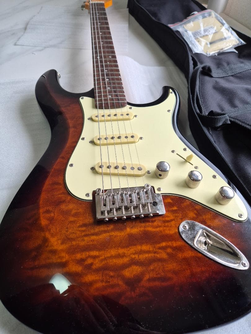 ギター Dean Zelinsky タグリアーレ w/ ロック式ペグ