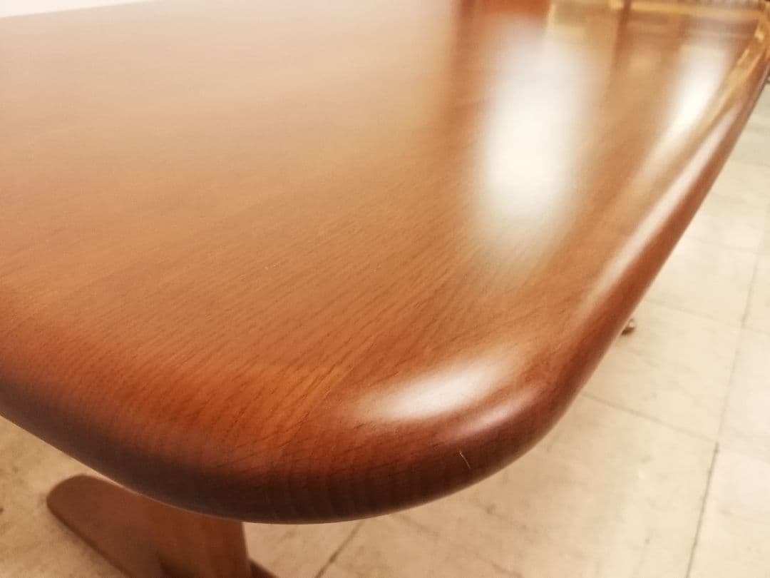 IDC大塚 飛騨産業 キツツキマーク HIDA クレセント ダイニングテーブル