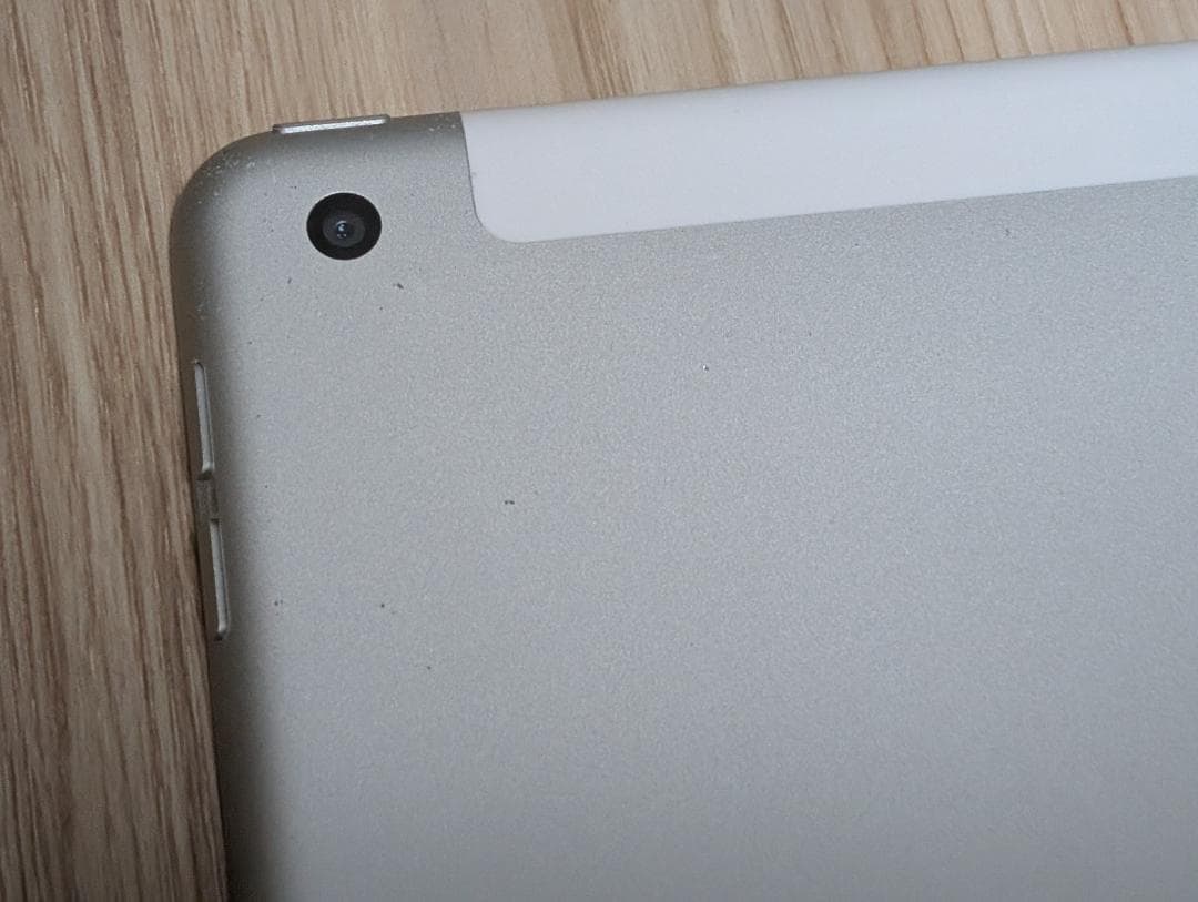 iPad (第7世代) cellular 32GB シルバー ロジクールケース付