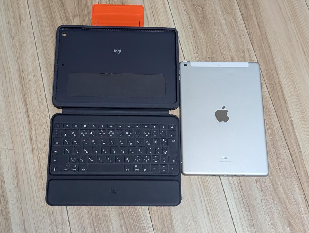 iPad (第7世代) cellular 32GB シルバー ロジクールケース付
