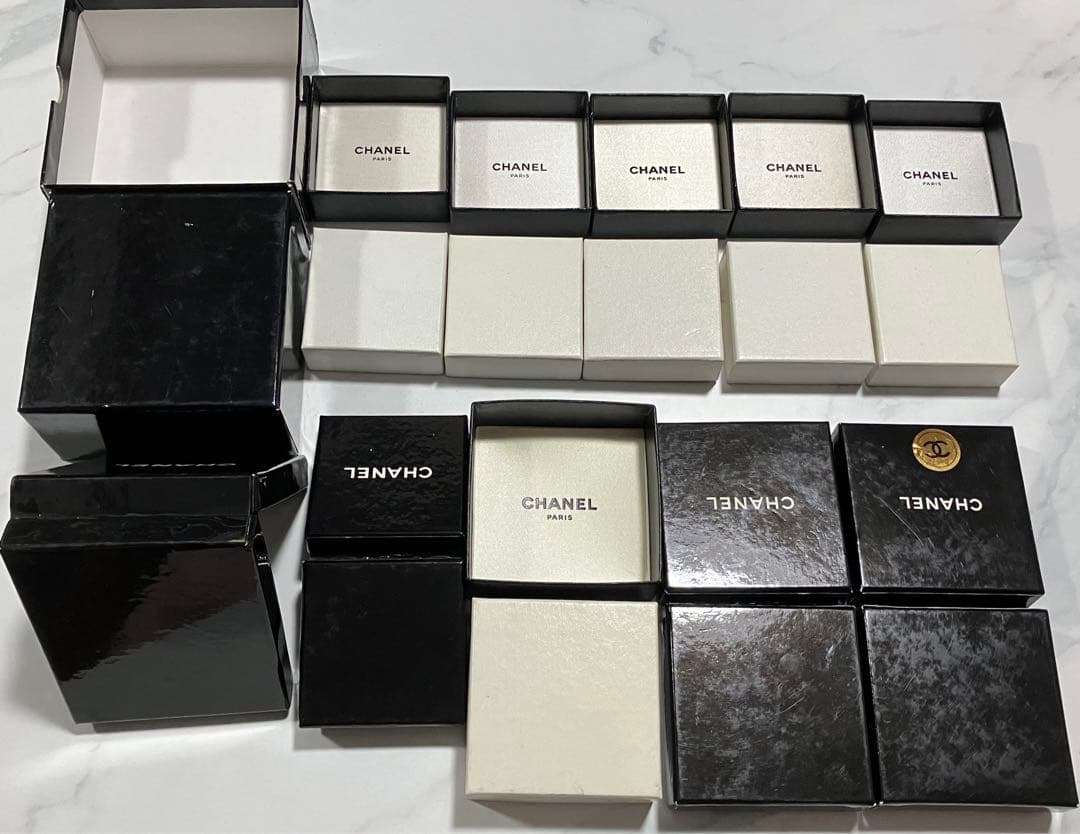 CHANEL アクセサリーピアス空箱　11個