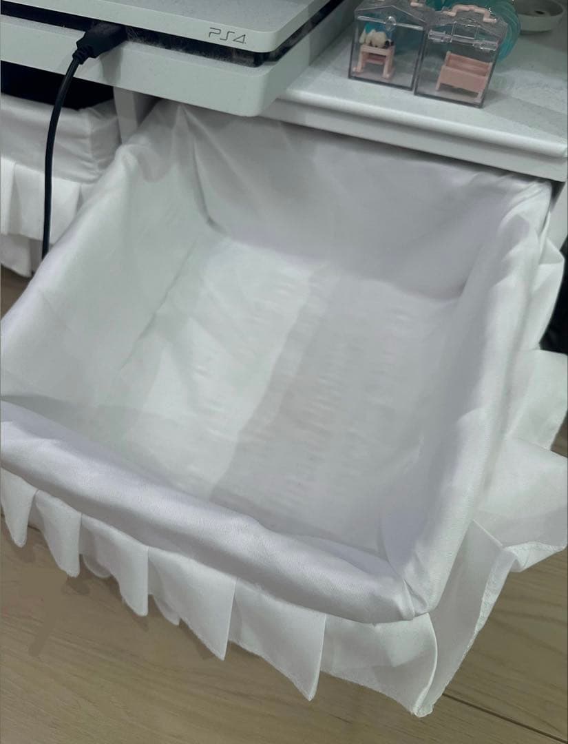 ロマプリ フリルバスケットテレビ台（大） 収納付き